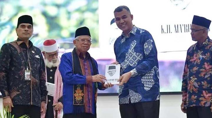 UIN Ar-Raniry Aceh Luncurkan Buku 'K.H. Ma’ruf Amin Bapak Ekonomi Syariah Indonesia'