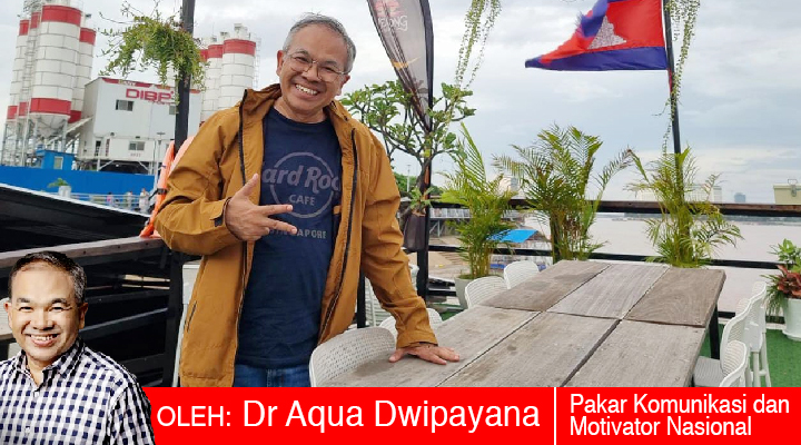 Naik Kapal Mekong Magic Menyusuri Sungai Mekong Phnom Penh, Kamboja di Sore Hari